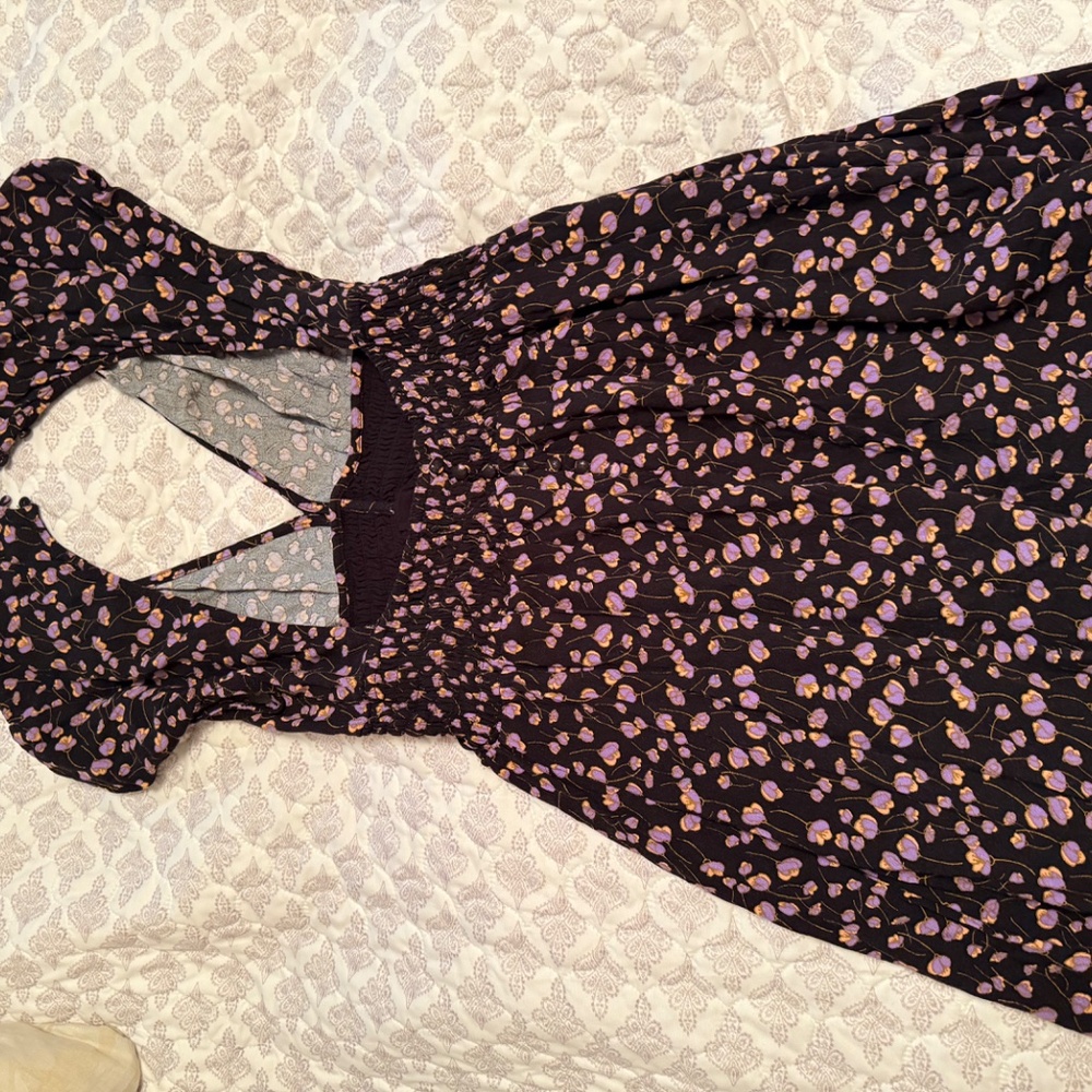 Open back flowery dress - Picture 2 of 5